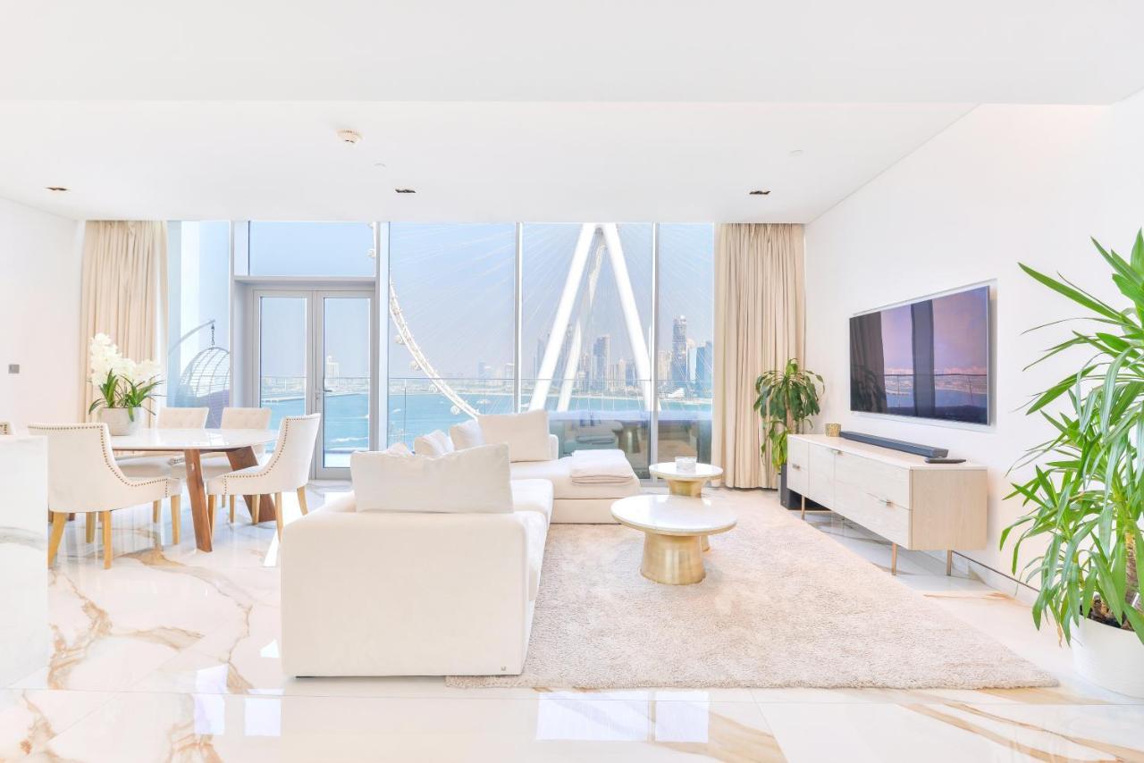 Lavish & Equipped Oceanfront 2 Bedroom Facing Ain Dubaï