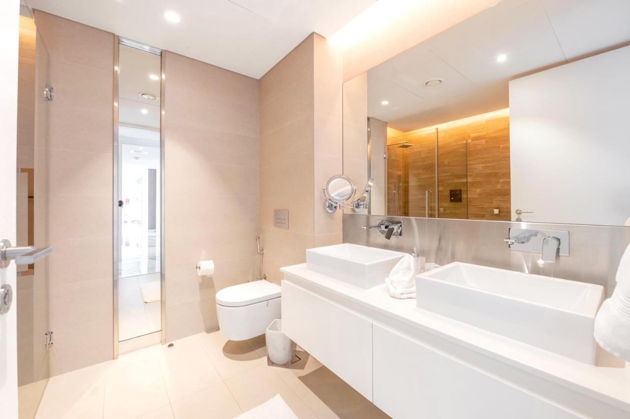 Lavish & Equipped Oceanfront 2 Bedroom Facing Ain Appartement Dubaï