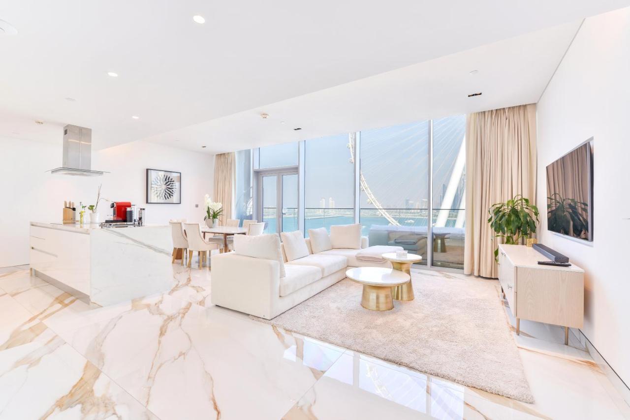 Lavish & Equipped Oceanfront 2 Bedroom Facing Ain * Dubaï